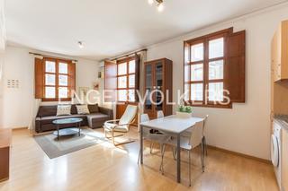 Apartament  Plaza comunion de san juan. Apartamento exterior con dos balcones junto al mercado central