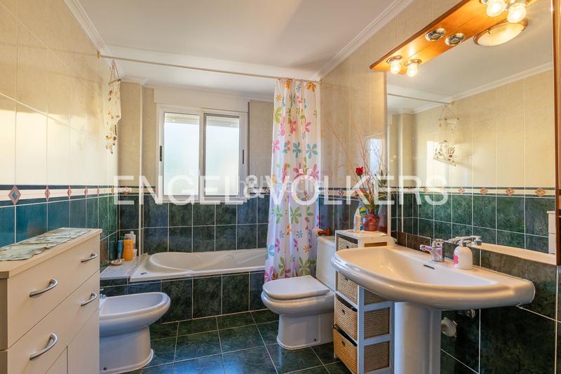 Foto 0c136736-6d83-4f48-b47c-b3926aca58e9. Alquiler casa adosada vivienda con vistas al mar para larga duración en Cullera