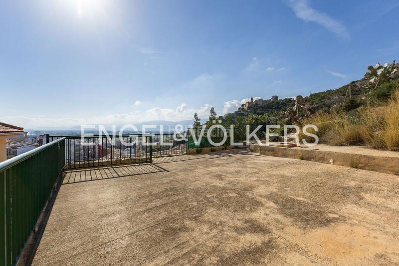 Foto 7fd74bdc-a91d-42ef-9d4f-6bfcff5fa66d. Alquiler casa adosada vivienda con vistas al mar para larga duración en Cullera