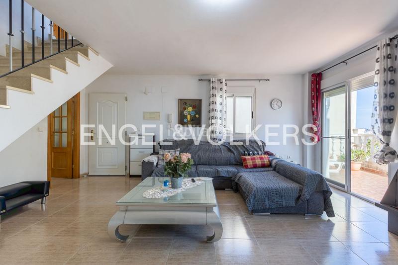 Foto 0bc6970a-083b-4bb9-9f4f-d7f0aba46275. Rent semi detached house with heating parking in pueblo de Cullera Cullera