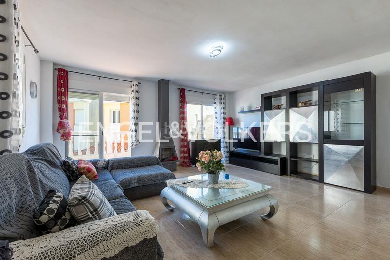 Foto e5618a46-f5fb-44df-9a16-78506a95ad4d. Rent semi detached house with heating parking in pueblo de Cullera Cullera