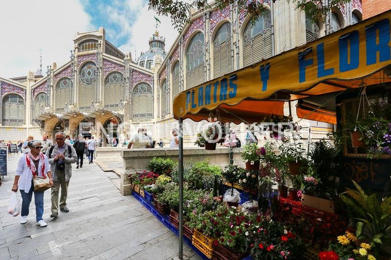 Foto 93c00203-bc1b-47ac-91c3-448a2b4787ff. Alquiler apartamento vivienda reformada junto al mercado central en Valencia