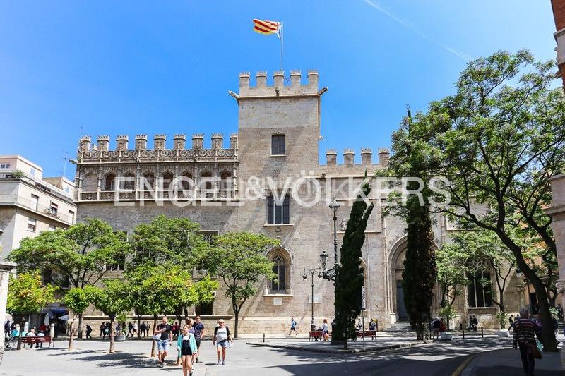 Foto c0833286-cac6-442d-9693-b25b21ecfbf1. Alquiler apartamento vivienda reformada junto al mercado central en Valencia