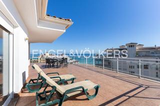 Attique à Playa Norte. Exclusivo atico con piscina privada y vistas al mar en peñíscola