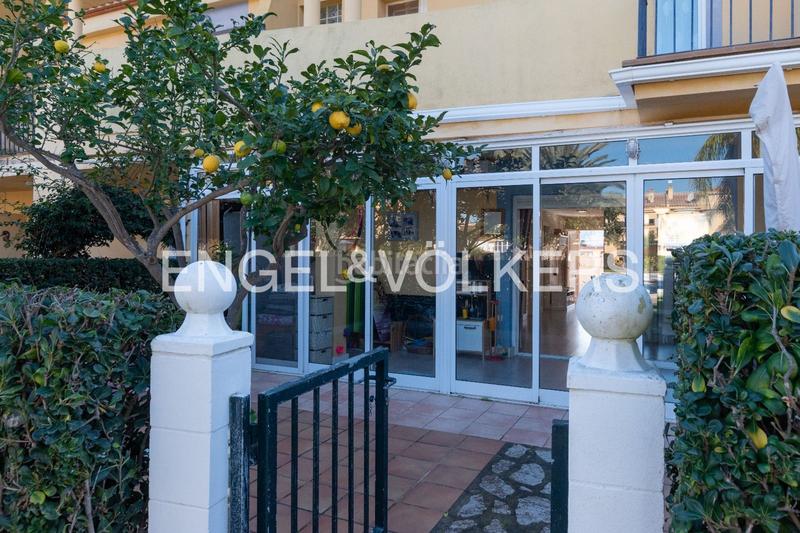 Foto 3fee719e-aaa8-4bf2-87c9-ceb1c788ece0. Alquiler casa chalet adosado con elegancia mediterránea en Dénia