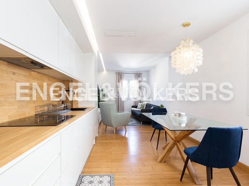 Foto 3fadd1df-f949-4259-a97d-c2cd0abb2a40. Lloguer apartament amb calefacció a Russafa Valencia