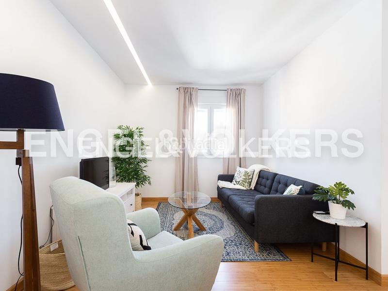 Foto 1d10d656-4dd6-48bd-bbf3-214289dcf9b4. Rent apartment with heating in Russafa Valencia