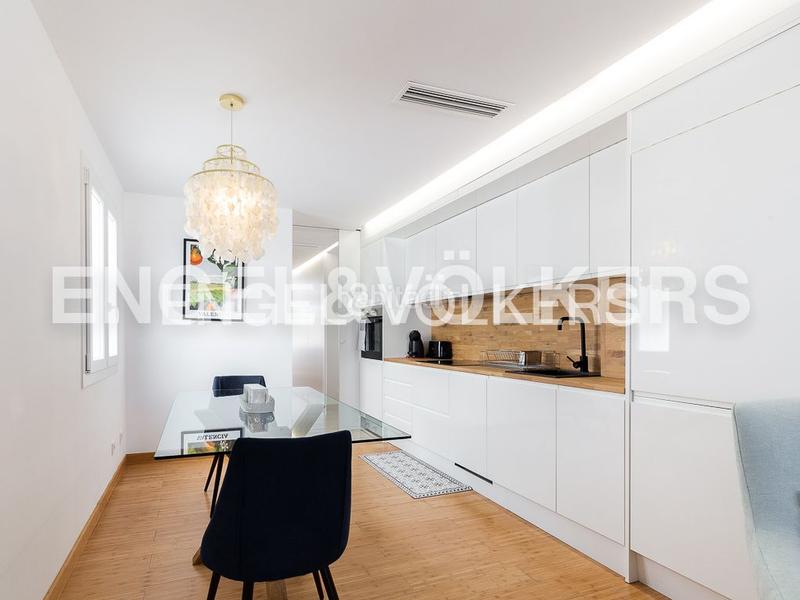 Foto b88d205f-f845-4195-b8e9-3a4acb6fdce2. Rent apartment with heating in Russafa Valencia