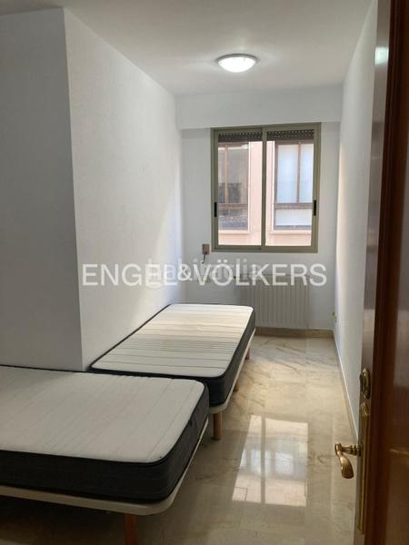 Foto 5e337a7a-6e21-4573-ac3d-39a54f752bef. Rent apartment with heating in La Seu Valencia