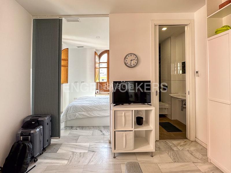 Foto 58cb0f04-17ec-4cb6-a57f-fe4dbf132287. Alquiler ático luminoso ático en ciutat vella en El Mercat Valencia