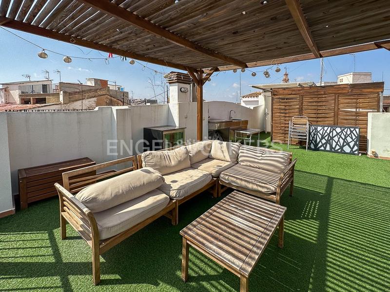 Foto d9c3d88b-7d8b-4593-ae27-b0c7d6d1b09a. Location attique avec chauffage dans El Mercat Valencia
