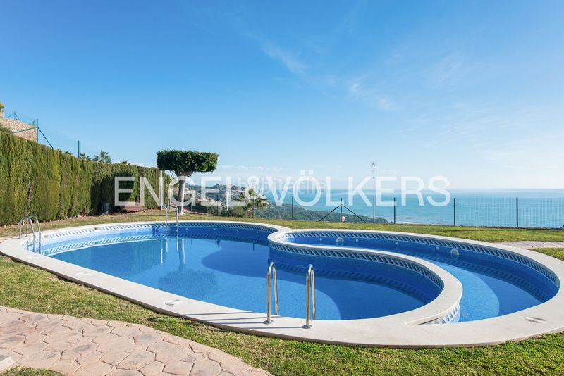 Foto 0929c4d7-325e-4fb4-a82d-fd338c6ba97b. Alquiler apartamento alquiler de piso de 3 habitaciones con terraza y piscina comunitaria en Oropesa del Mar