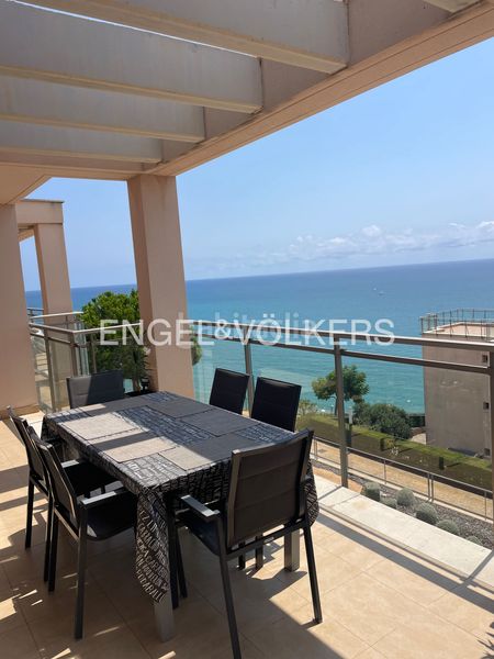 Foto 09982af6-d395-4e8c-844d-9150a67dc187. Alquiler apartamento alquiler de piso de 3 habitaciones con terraza y piscina comunitaria en Oropesa del Mar