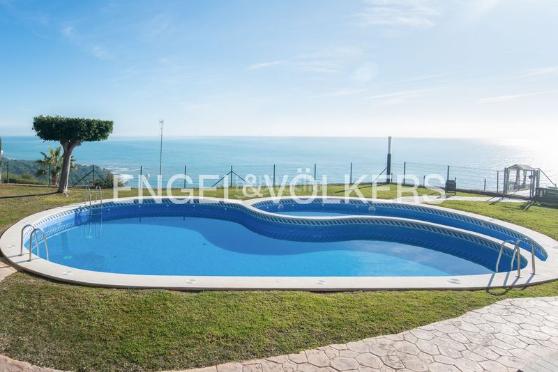 Foto 649329ab-ac25-4aed-b7fe-7f045a7b4538. Alquiler apartamento alquiler de piso de 3 habitaciones con terraza y piscina comunitaria en Oropesa del Mar