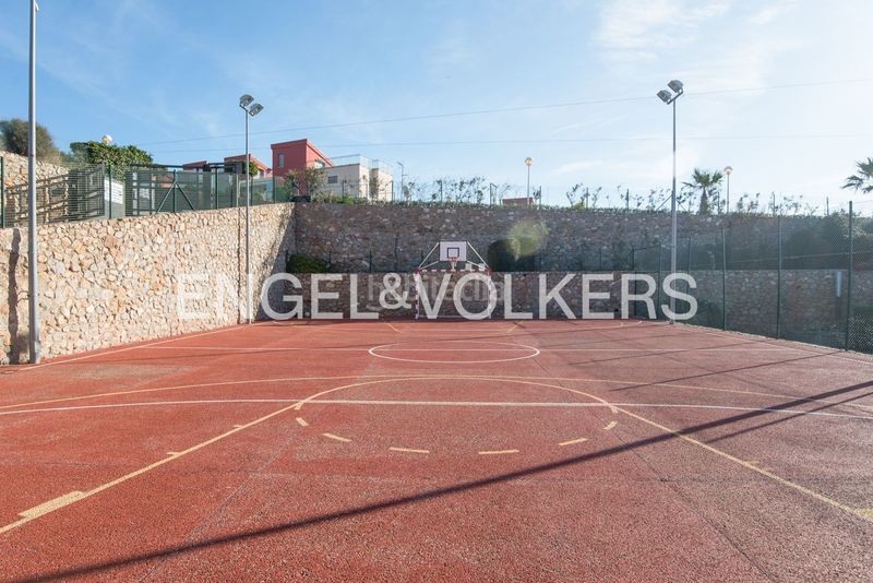 Foto aee5267a-585d-489e-9d31-a4e84e354e57. Alquiler apartamento alquiler de piso de 3 habitaciones con terraza y piscina comunitaria en Oropesa del Mar