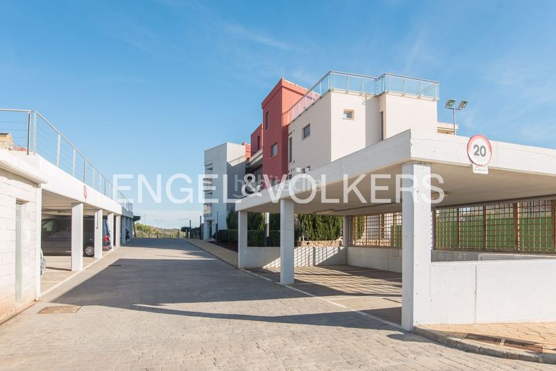 Foto dc232410-11dd-439b-9c4b-95956b4c97f9. Alquiler apartamento alquiler de piso de 3 habitaciones con terraza y piscina comunitaria en Oropesa del Mar