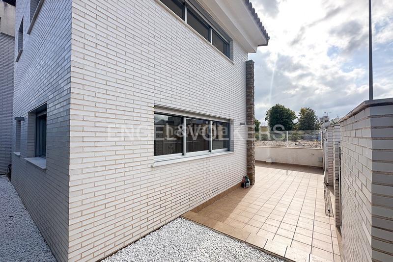 Foto 017c257b-c039-4d5b-b5ae-0f654954014d. Lloguer casa amb calefacció aparcament a Miramar