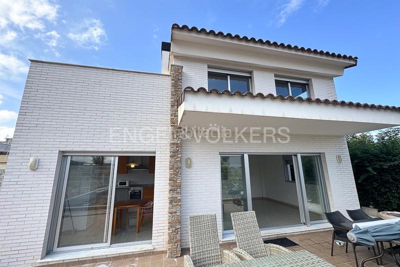 Foto 78814593-c0bd-44f2-be23-e1658876e76c. Lloguer casa amb calefacció aparcament a Miramar