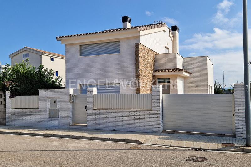 Foto a75b201b-1efe-489c-ae93-f95ff6b92ab7. Lloguer casa amb calefacció aparcament a Miramar