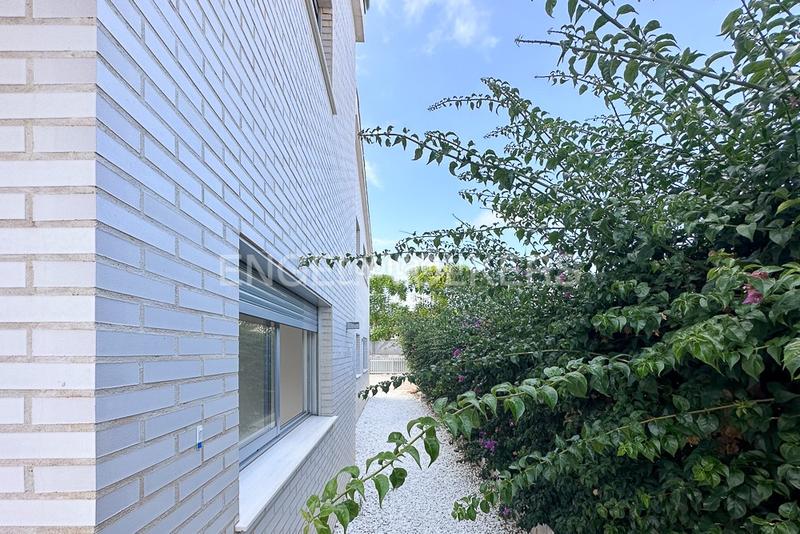 Foto 252579c6-4a2f-4694-a8e8-2a81f207037a. Miete haus mit heizung parking in Miramar