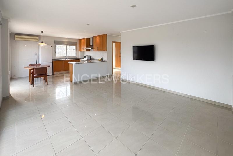 Foto 831a804b-22a7-48de-bd50-6268cd44f661. Miete haus mit heizung parking in Miramar