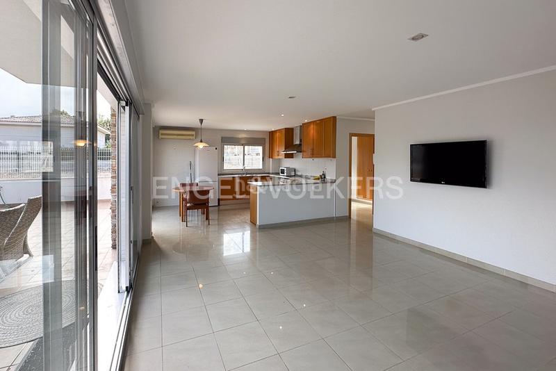 Foto b9f988b2-2c15-4a88-8f23-e58b51fa0f80. Miete haus mit heizung parking in Miramar