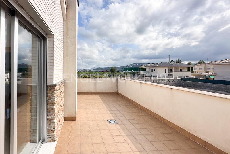 Foto bcf0b08f-6ad7-48d3-85a4-9da93867a230. Miete haus mit heizung parking in Miramar