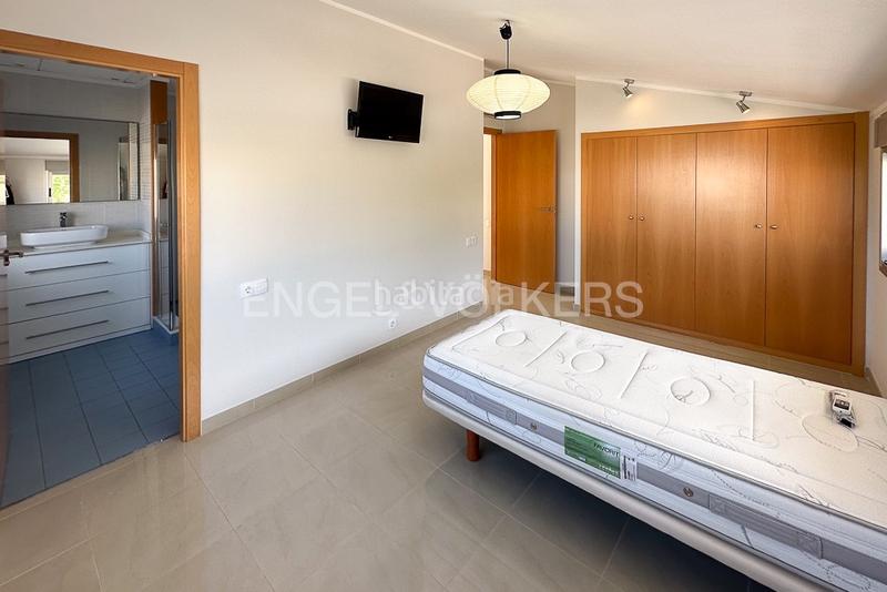 Foto d9d4c289-d5be-4f1b-9455-8dc6cba664b4. Miete haus mit heizung parking in Miramar