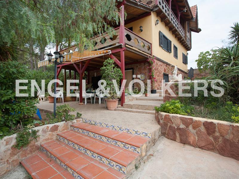 Foto 557e84c2-3ebe-4904-bb2a-4bfaa8a2cc0f. Rent house with heating pool in Centro Ciudad Manises