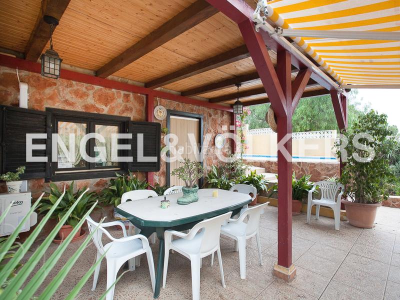 Foto 71931eeb-65d9-46af-9f2a-5e65a0aa8b43. Rent house with heating pool in Centro Ciudad Manises