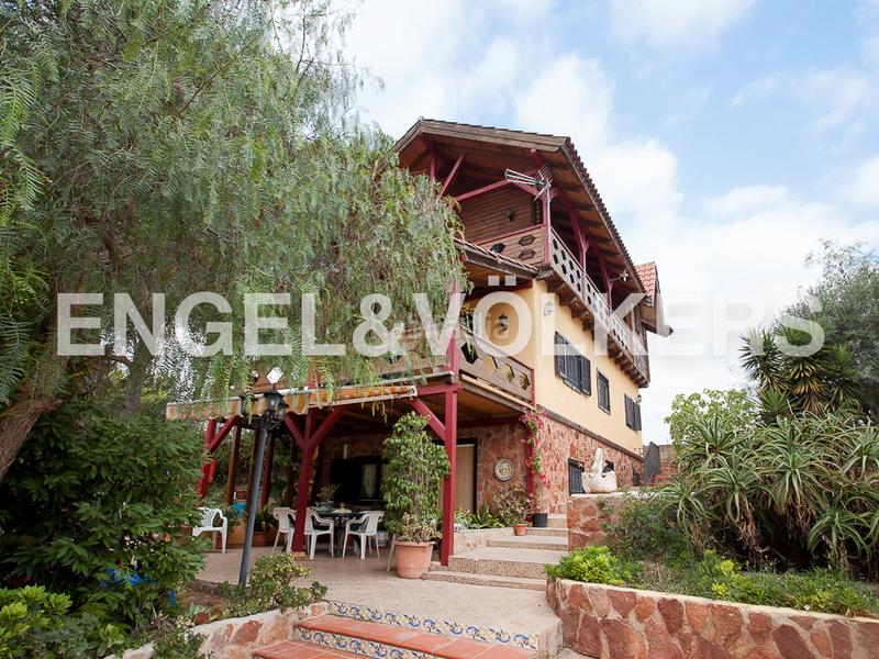 Foto a2312c7a-d62c-431a-9b20-94db5e96e1d4. Rent house with heating pool in Centro Ciudad Manises