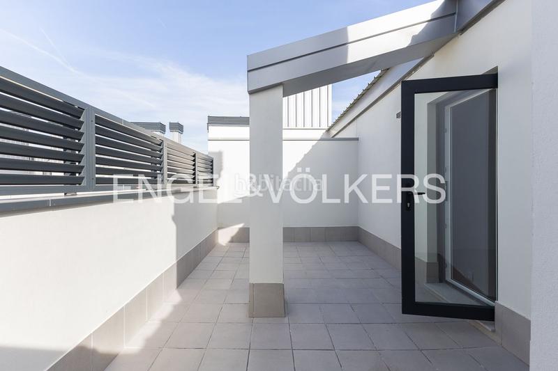 Foto 329ff9fe-d4d0-4766-bf6a-a96ead30c0cc. Alquiler apartamento ático dúplex de obra nueva con dos terrazas en patraix en Valencia
