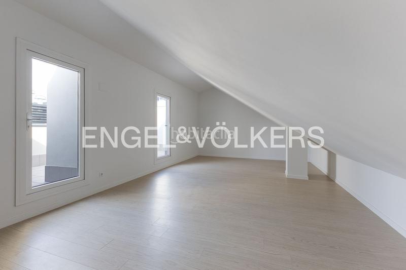 Foto 8fb0d86e-1959-4d28-8158-c5471aaf5094. Alquiler apartamento ático dúplex de obra nueva con dos terrazas en patraix en Valencia