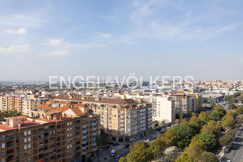 Foto cea7d38c-902e-4c85-aa8d-e23fefcee1b1. Location appartement avec chauffage parking piscine dans Valencia