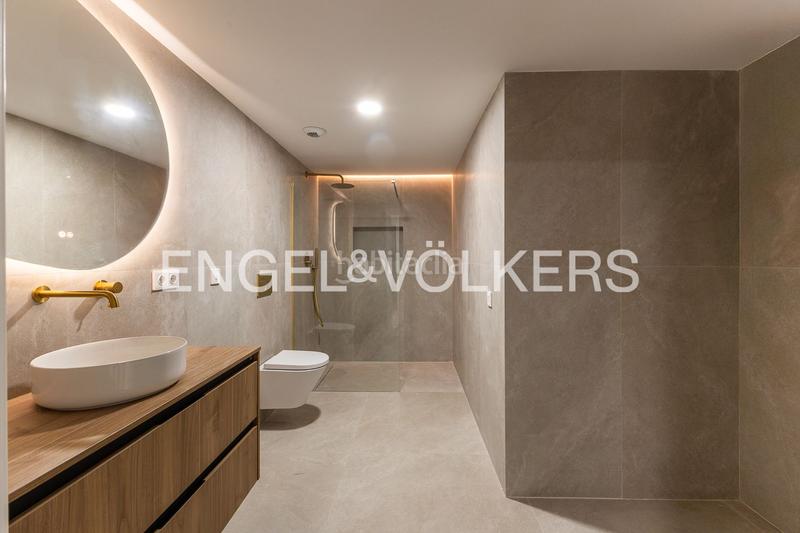 Foto 39c3b549-b5aa-45d9-98f4-7dbc1ca05d17. Apartment with heating in Barrio de Patraix Valencia