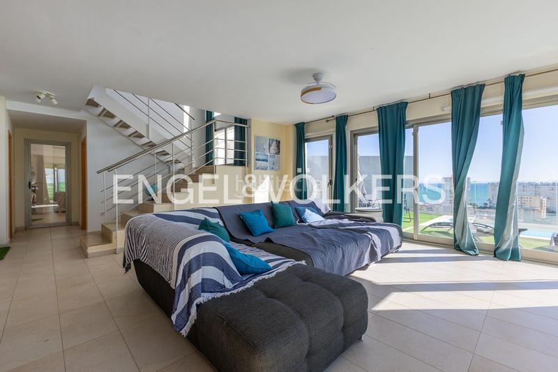 Foto 7a4f4ff8-49a1-4c21-8889-b600a021d688. Casa amb calefacció aparcament a El Faro Cullera