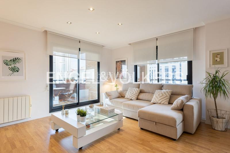 Foto 0e655391-1c5b-490b-b012-aa14b89b7995. Alquiler apartamento exquisito piso con terraza y vistas en cortes nas en Valencia