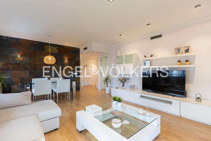 Foto 148c0478-a778-4133-b599-ce3f7e9e88b9. Alquiler apartamento exquisito piso con terraza y vistas en cortes nas en Valencia