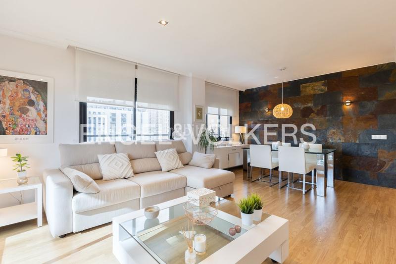 Foto 39ae26bb-7a99-4ced-b40d-53aa31726d98. Alquiler apartamento exquisito piso con terraza y vistas en cortes nas en Valencia