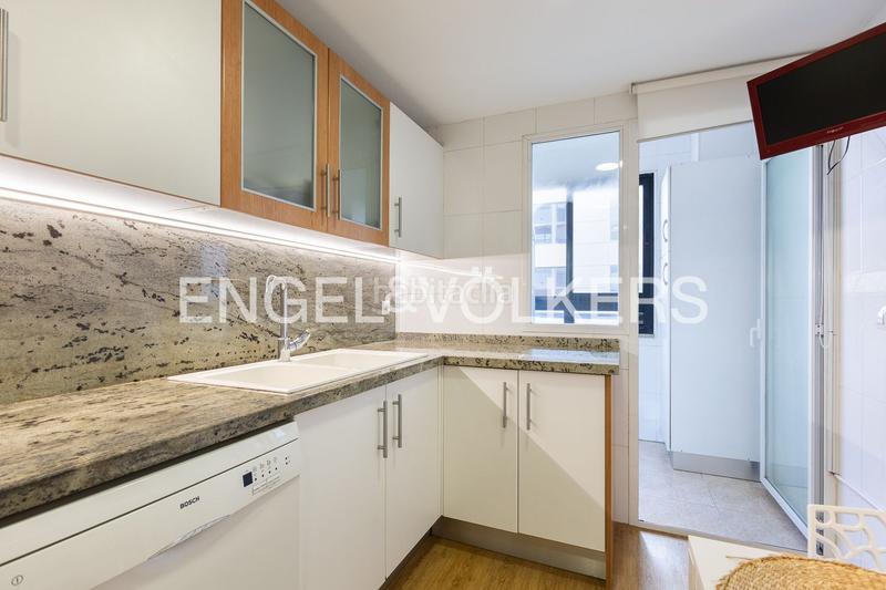 Foto 52d4ff4e-f06a-45bc-ad35-1a47e197a137. Alquiler apartamento exquisito piso con terraza y vistas en cortes nas en Valencia