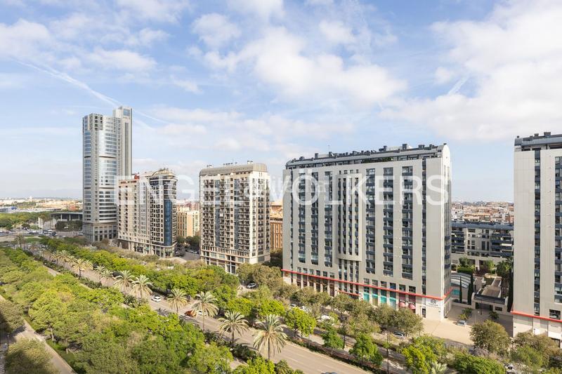 Foto cf3e98f2-65de-4de6-9f2a-dc46d7ad447b. Alquiler apartamento exquisito piso con terraza y vistas en cortes nas en Valencia