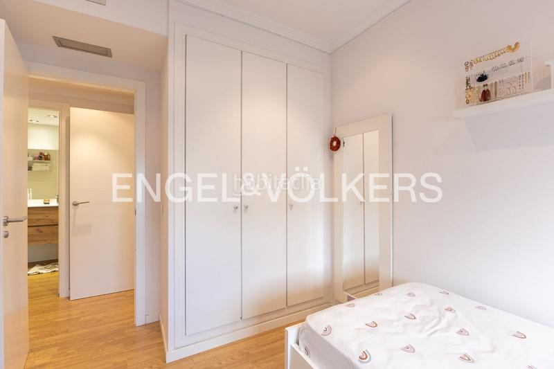 Foto da3e3e46-08c3-4f6c-9ec1-bd29e64d4157. Alquiler apartamento exquisito piso con terraza y vistas en cortes nas en Valencia