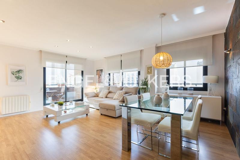 Foto 2069addd-b777-4e9c-a1b0-b34dbdfb5639. Location appartement avec chauffage parking piscine dans Valencia