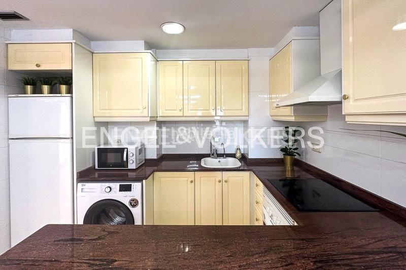 Foto 9c64fcfb-8005-4a65-9b51-4d22c4a29e94. Location appartement avec chauffage parking piscine dans Valencia