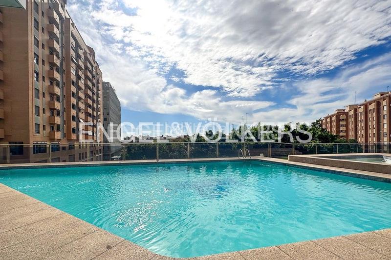Foto ce3d8cac-8abc-46a6-81ea-86ad6c1dd27d. Location appartement avec chauffage parking piscine dans Valencia