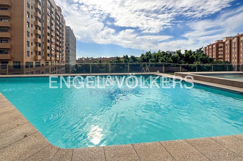 Foto e9e5b621-5ebe-44a5-9566-16d13c0a0fda. Location appartement avec chauffage parking piscine dans Valencia