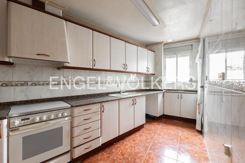 Foto 880e40f6-6b1e-461a-a24d-d3c24f99fa17. Apartament amb calefacció a La Petxina Valencia