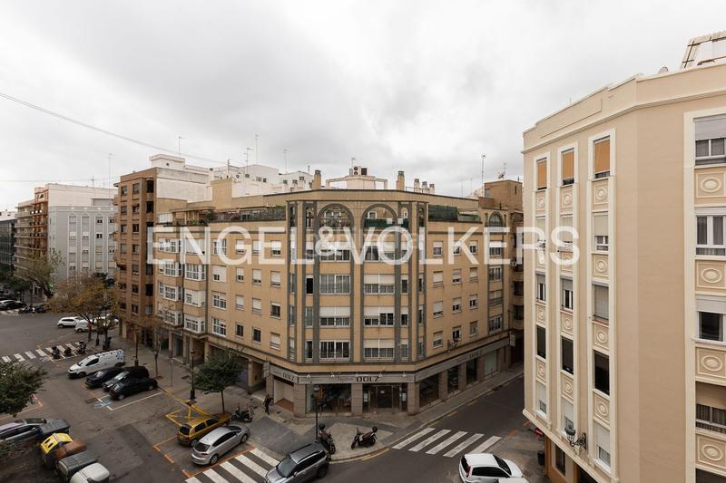 Foto 98febaef-49f2-4929-840c-6250c3747933. Apartament amb calefacció a La Petxina Valencia