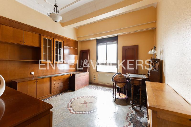 Foto b7d859a7-8023-47a8-93ea-778f44633f47. Apartament amb calefacció a La Petxina Valencia