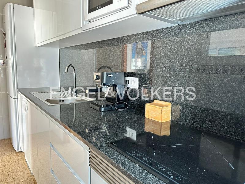 Foto 66b3d430-6616-43c3-96e0-3b73b8ea710d. Alquiler apartamento práctico apartamento con vistas al mar en Cullera